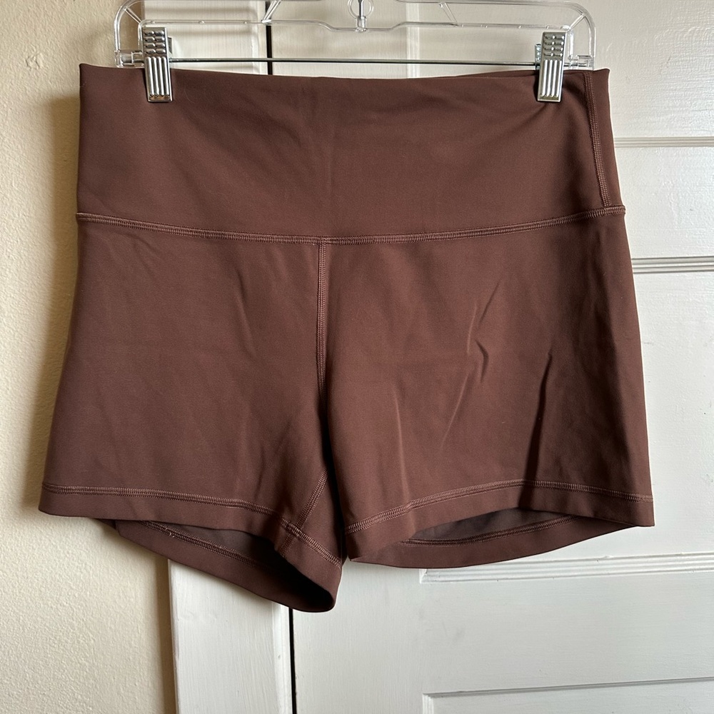 Lululemon Wunder Train 4in Shorts in Brown - 14